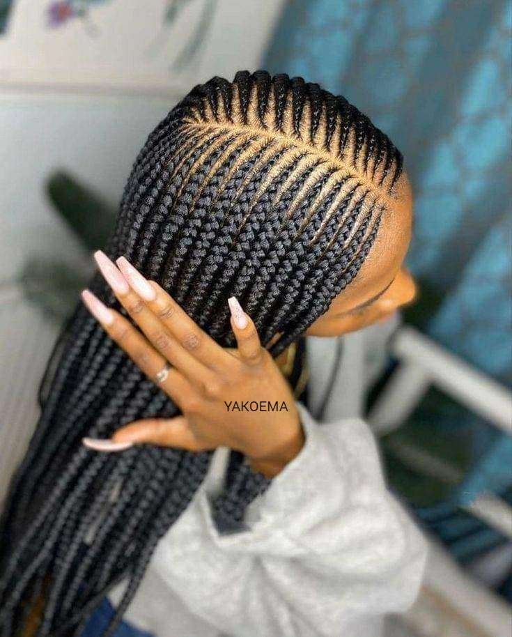 Check out these 25 latest African hairstyles for women 