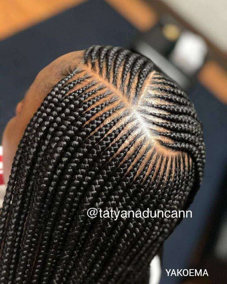 Check out these 25 latest African hairstyles for women 