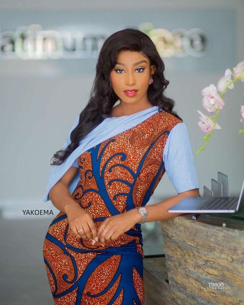 30 PHOTOS: Latest African dress styles for women