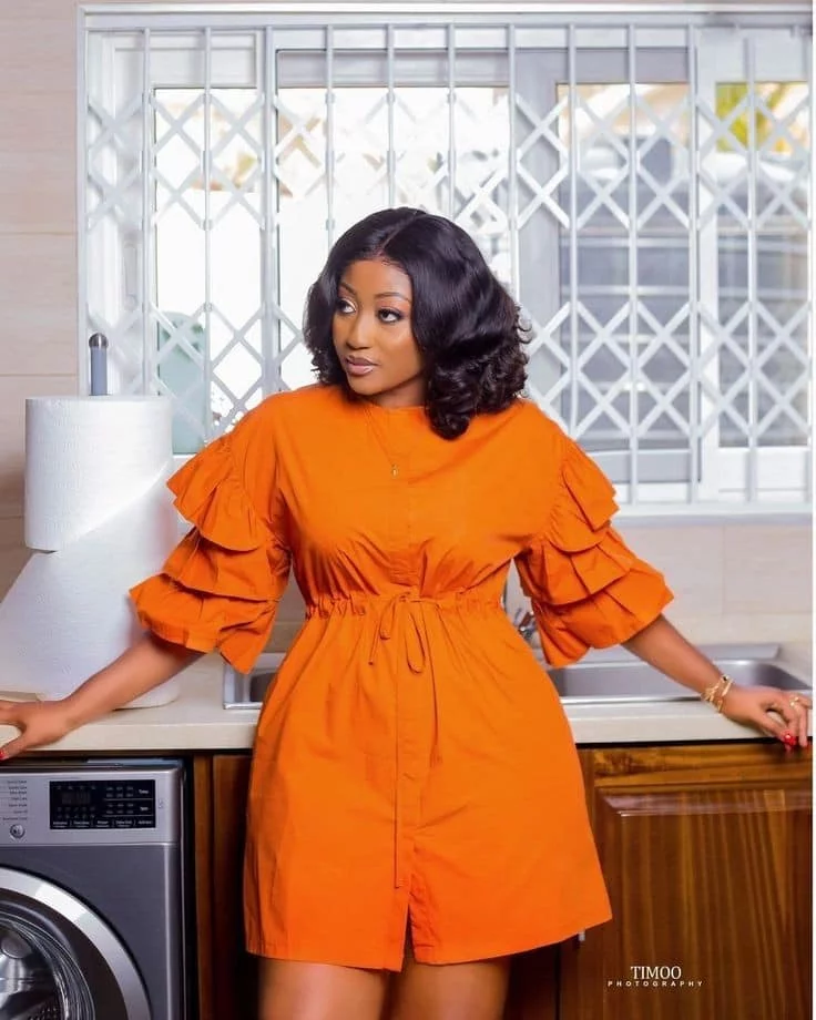 30 PHOTOS: Simple but chic fashion collection of style for ladies
