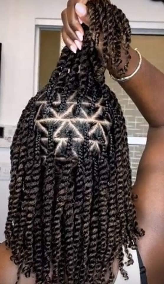 30 PHOTOS Stylish twists for black women