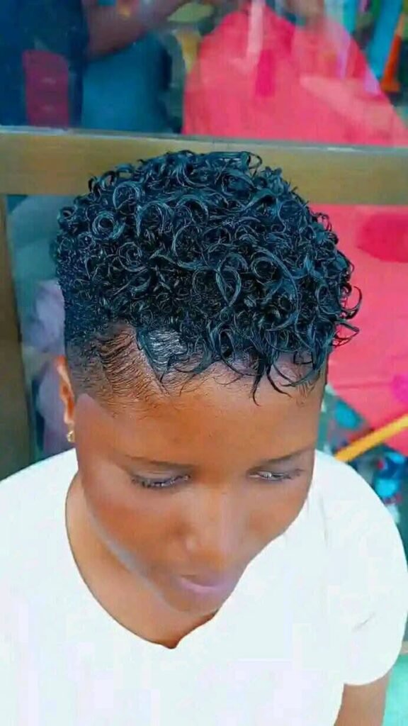 18 PHOTOS Exclusive haircuts for black women - Professional wedding haircut services