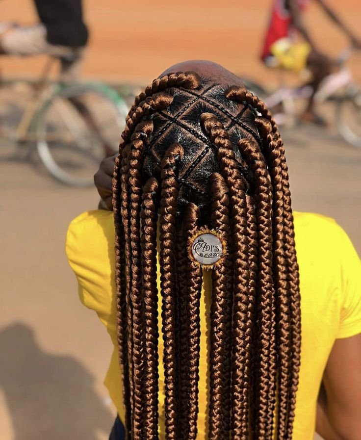 20 PHOTOS Hairstyles for Interviews – Box Knotless Braided Styles