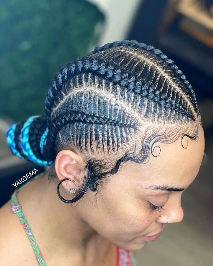 High-end African hair stylist for women - Luxury salon hairstyles for women